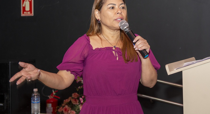 Na abertura da X Conferência Municipal dos Direitos da Criança e do Adolescente, a secretária Adriana Aguiar representou a prefeita Cinthia