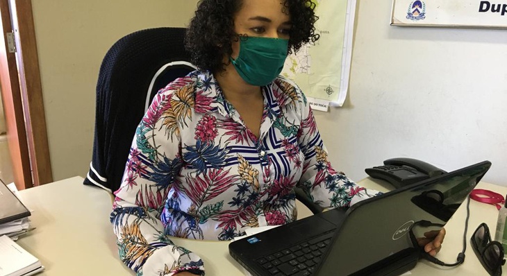 Jornalista Érica Lima aposta no uso de máscara reutilizável para evitar contaminação pelo coronavírus