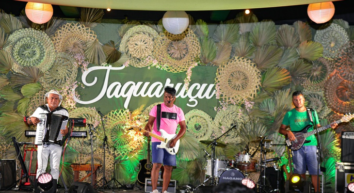 Paulinho Braga, vocalista, Denio Braga, baixista e Manoel Braga, sanfoneiro abriram a programação Musical do Palmas Férias, em Taquaruçu