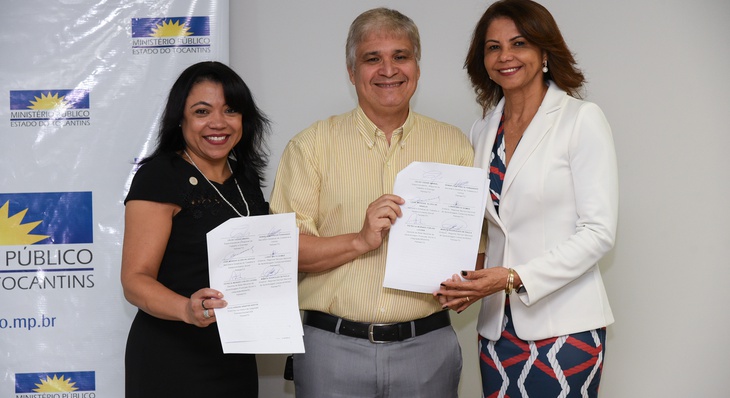 Representantes de diversas entidades assinaram termo de adesão ao Programa de Educação e Cidadania para o Trabalho (PECT) no Tocantins