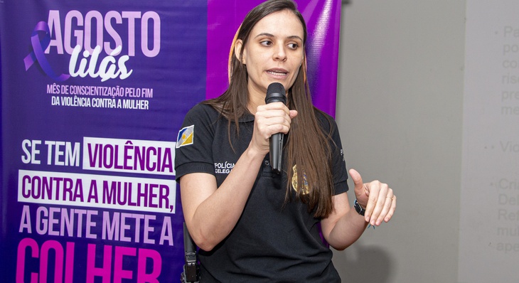 A delegada, Daise Rodrigues Teixeira, falou sobre o atendimento prestado às mulheres vítimas de violência em Palmas