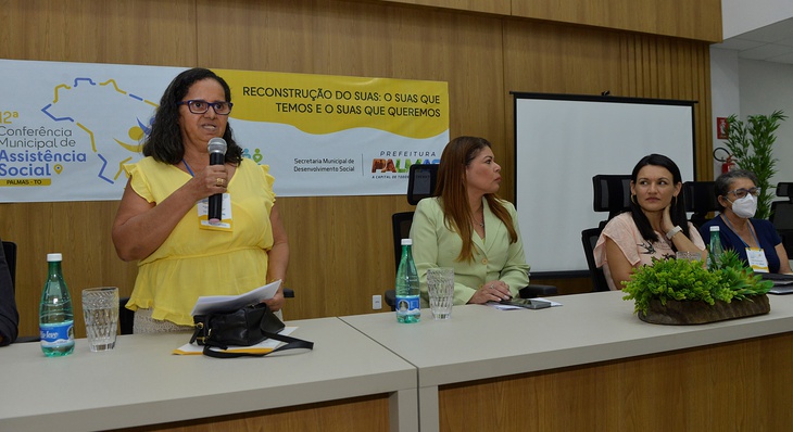 Presidente do Conselho Municipal de Assistência Social, Vilma Maria Gomes, parabenizou os presentes por se dedicarem a defender os direitos sociais e o Sistema Único de Assistência Social