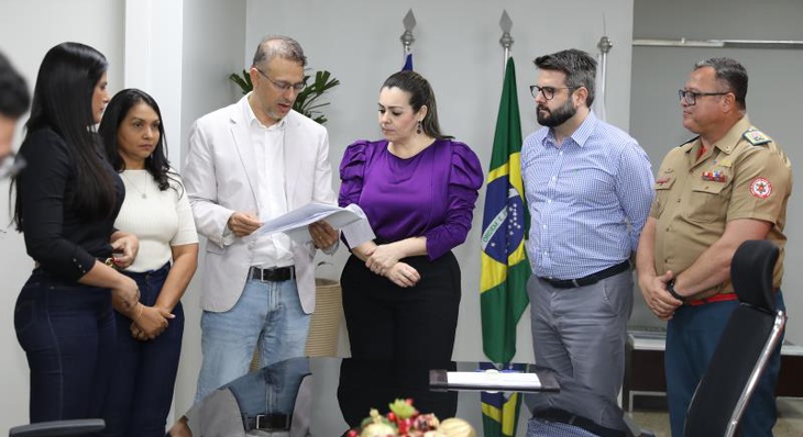 Prefeitura de Palmas e demais autoridades celebram assinatura Termo de Convênio para dar continuidade aos trabalhos no Colégio Esportivo Militar (Cemil) Margarida Lemos