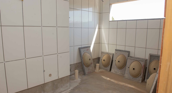 Banheiros estão com serviços de acabamento avançado