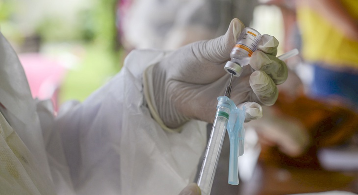 Prefeitura de Palmas disponibiliza neste sábado, 16, três pontos de vacinação para administrar a primeira e segunda doses e também a de reforço com os imunizantes da Pfizer, Astrazeneca e Coronavac
