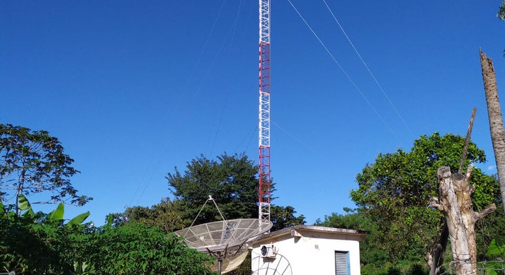 Torre com retransmissor de sinal digital foi reformada 