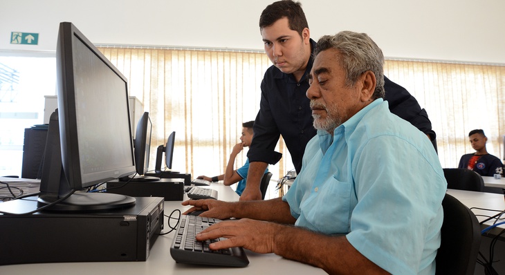 Curso é oportunidade de ofertar condições ao aprendizado de novas tecnologias e inserção virtual para as pessoas idosas que encontram-se em seus lares, em razão da pandemia