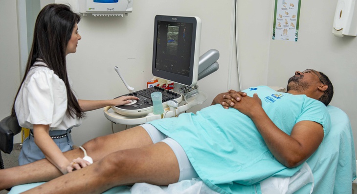Paciente realiza ultrassom durante mutirão de atendimentos