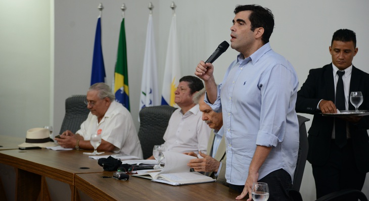 Secretário Ricardo Ayres ressaltou  a importância da participação da sociedade na elaboração da Lei