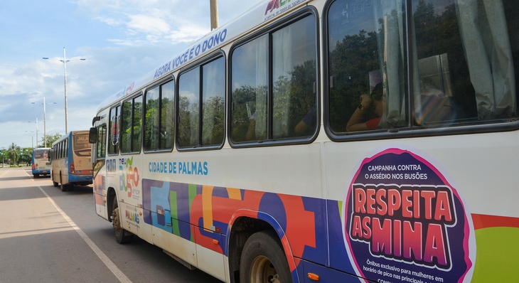 Ônibus exclusivo para mulheres, começou a circular na linha 010 Eixão, nesta quarta-feira, 8