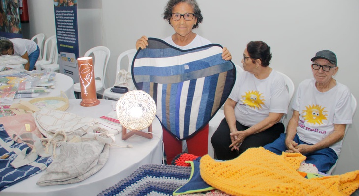 Servidora da USF Deise de Fátima desde 1997, Dona Ozana Sales, começou integrar projeto e produzir artesanatos somente há um ano