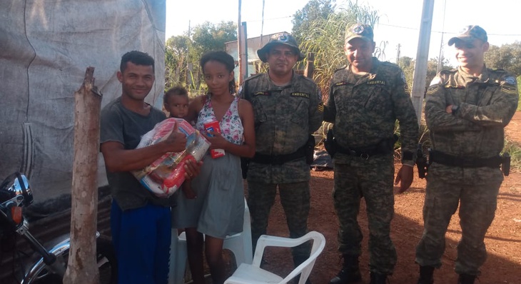 GMP durante entrega de cestas a moradores do Jardim Taquari, Capadócia e na Quadra Arse 122  