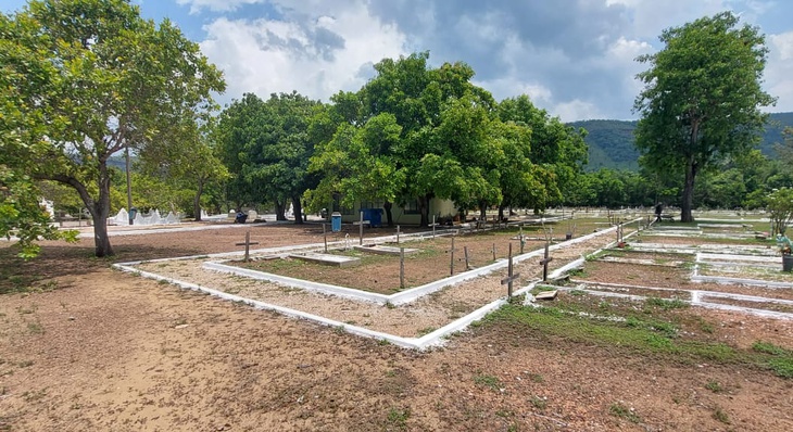 Registro de Cemitério Municipal de Taquaruçu feito nesta quinta-feira, 26, após renovação de pintura de alas de jazigos