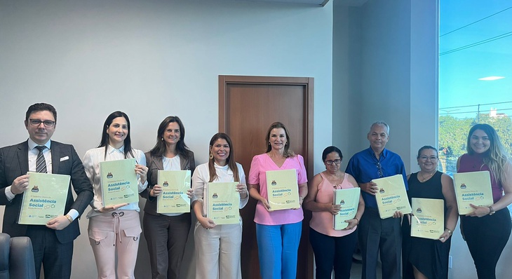 Cinco entidades de Palmas receberam da Sedes a cartilha do SUAS em braile