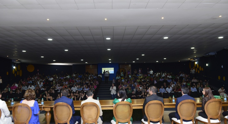 Cerimônia aconteceu no auditório da Escola Estadual Profª Elisângela Cardoso