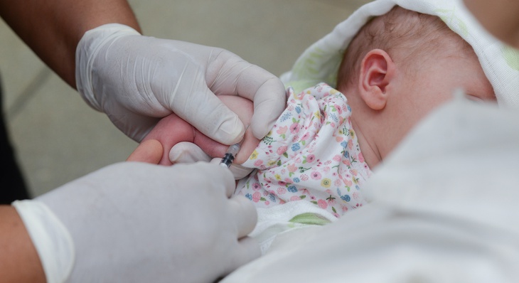 Dose única da vacina BCG deve ser administrada logo após o nascimento do bebê