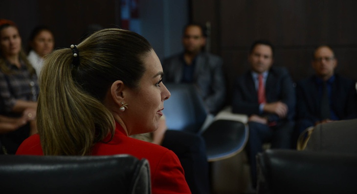 Prefeita de Palmas, Cinthia Ribeira, durante encontro com presidente da OAB, Gedeon Pitaluga, e dirigentes da Ordem