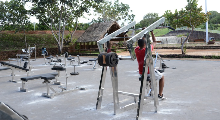 Parque Cesamar tem academia ao ar livre com equipamentos são de inox para garantir mais segurança aos usuários e maior durabilidade 
