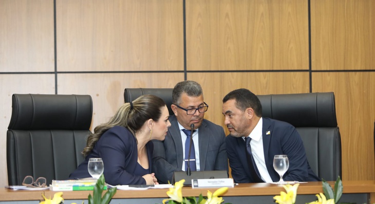 Prefeita Cinthia, presidente Folha e governador Wanderlei na abertura do Ano Legislativo na Câmara Municipal