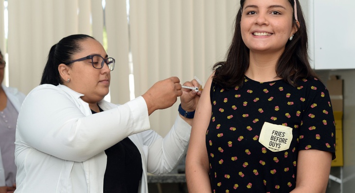 A engenheira agrônoma Luana Souza teve uma semana bem corrida, mas procurou a unidade logo cedo para se vacinar