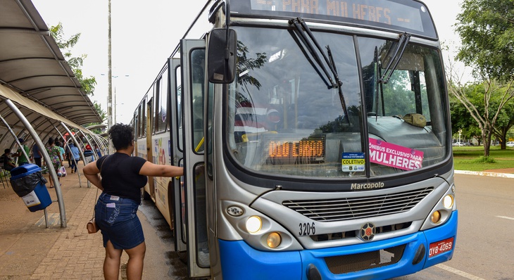 Mais de 13 mil mulheres já circularam no ônibus exclusivo
