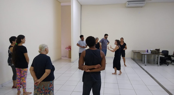 Professora da UFT repassa técnicas teatrais para idosos do Parque da Pessoa Idosa de Palmas