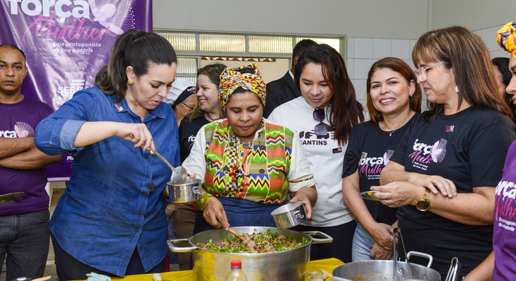 Oficina de Gastronomia Raiz, Afetiva e Ancestral com a chef Ruth Almeida no Cras de Taquaruçu contou com envolvimento com os ingredientes locais