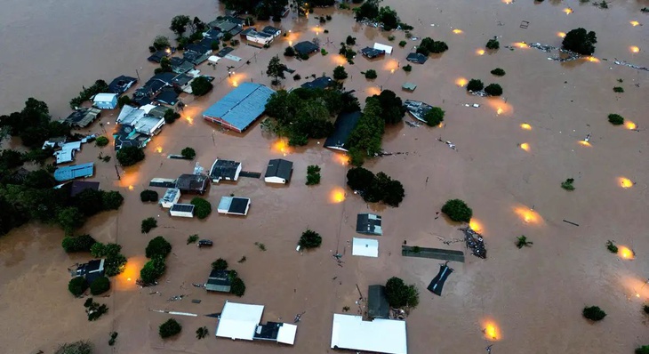 Tragédia causada por fortes chuvas no Rio Grande do Sul deixa mortos e milhares de desabrigados