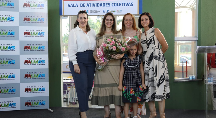 Prefeita Cinthia Ribeiro ao lado de familiares do Dr. Emílio Fernandes Vasques Júnior