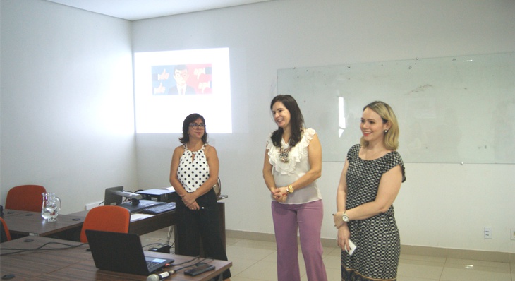 Presidente do IVM, Valéria Albino (centro), e a diretora da Escola de Governo de Palmas, Lédyce Nóbrega Porto, também participaram da oficina