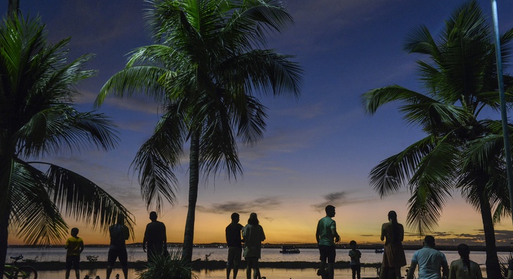Palmenses e turistas se encantam com a beleza da praia da Graciosa
