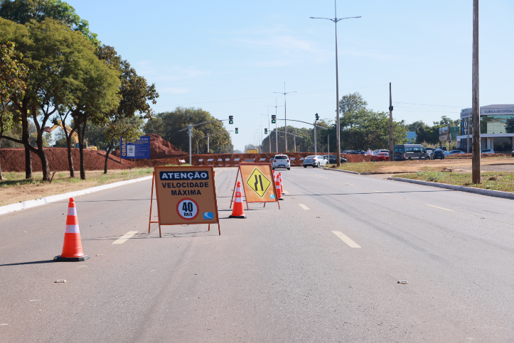 Moradores devem ficar atentos a desvio no cruzamento da avenida LO-21 com a Teotônio Segurado