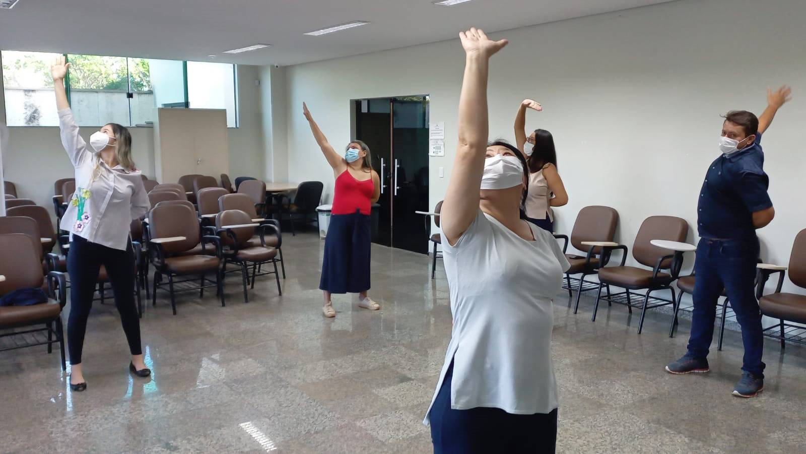 Residentes da Fundação Escola de Saúde Pública de Palmas participam do curso Lian Gong em 18 Terapias