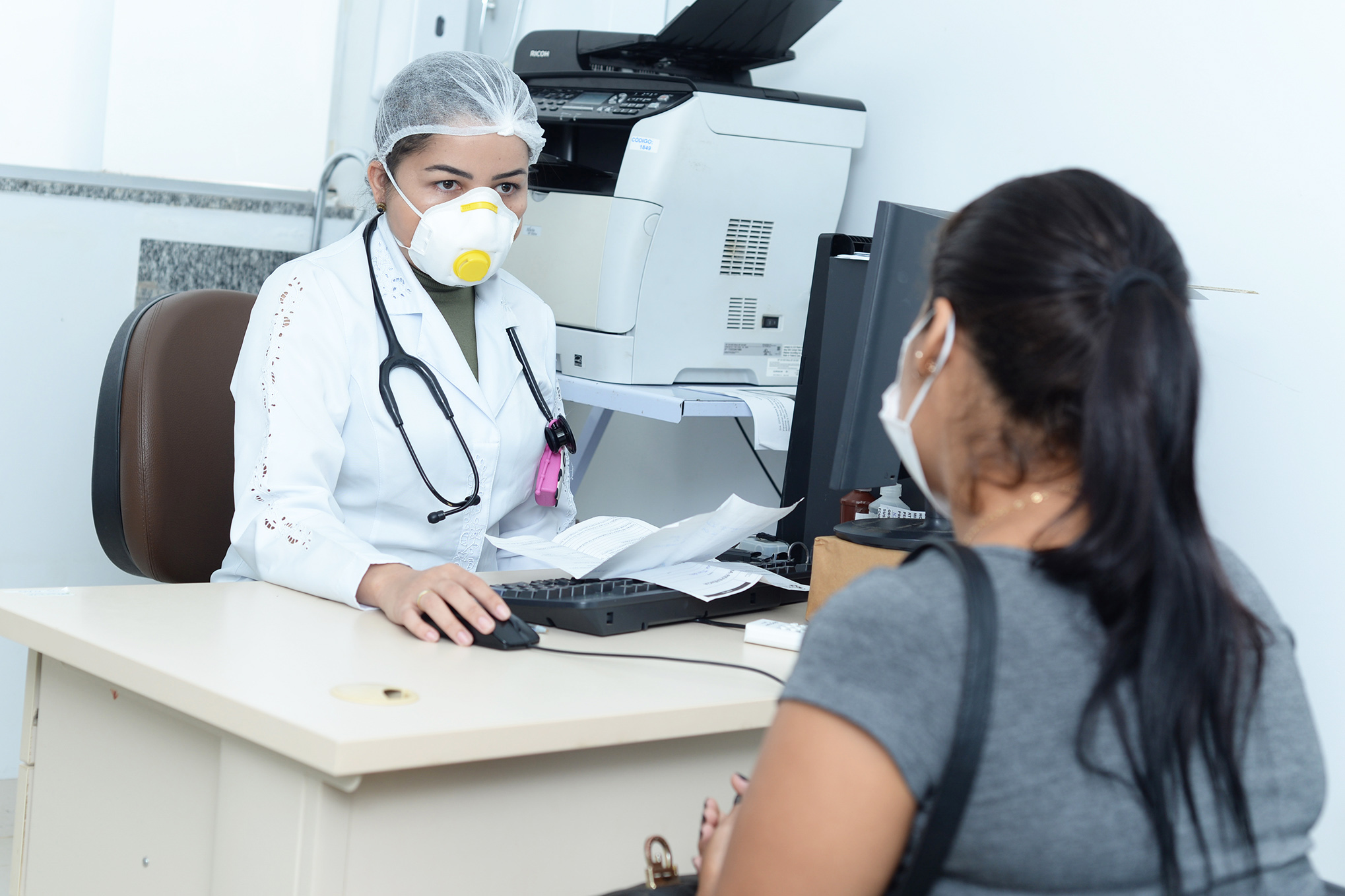 Prefeitura de Palmas contrata profissionais da saúde para reforçar combate à Covid-19