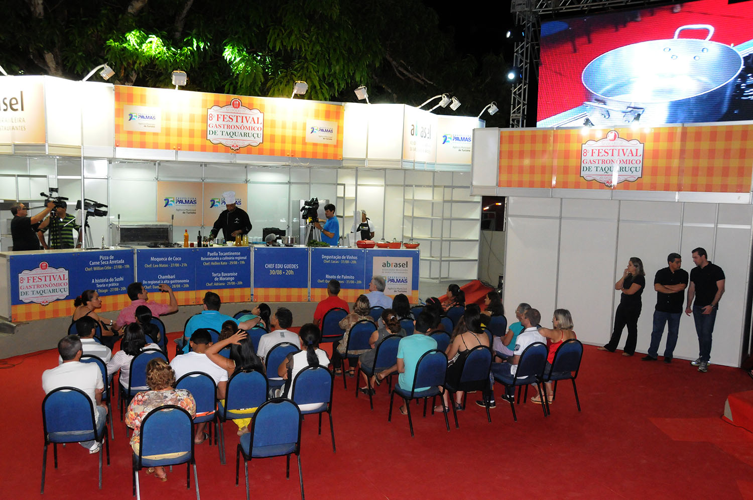 Mais de 100 pessoas participam do Cozinha Show na segunda noite do Festival Gastronômico de Taquaruçu