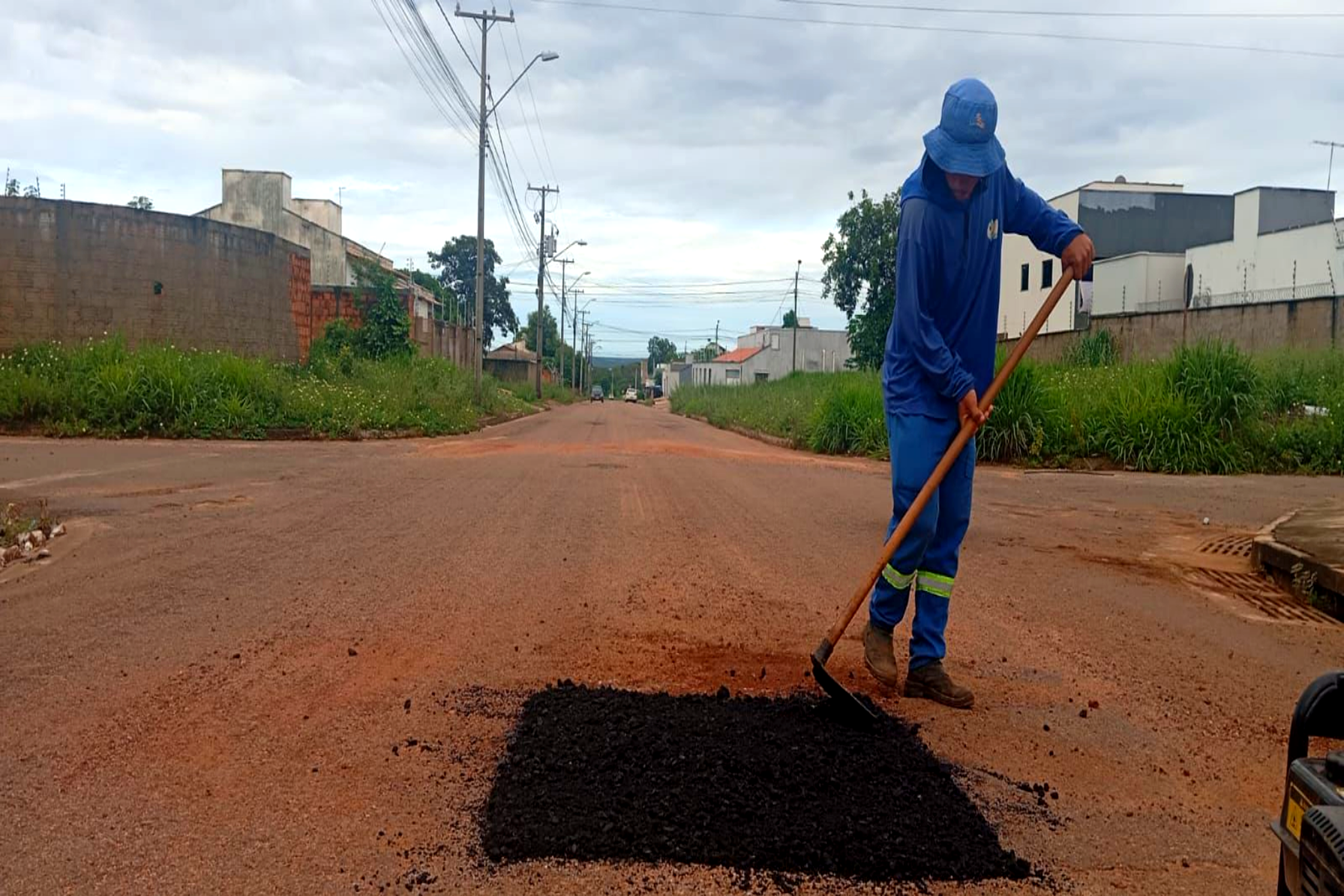 Serviços de tapa-buracos avançam e atendem, entre outras regiões, a quadra Arso 151 (1503 Sul) - Foto: Divulgação