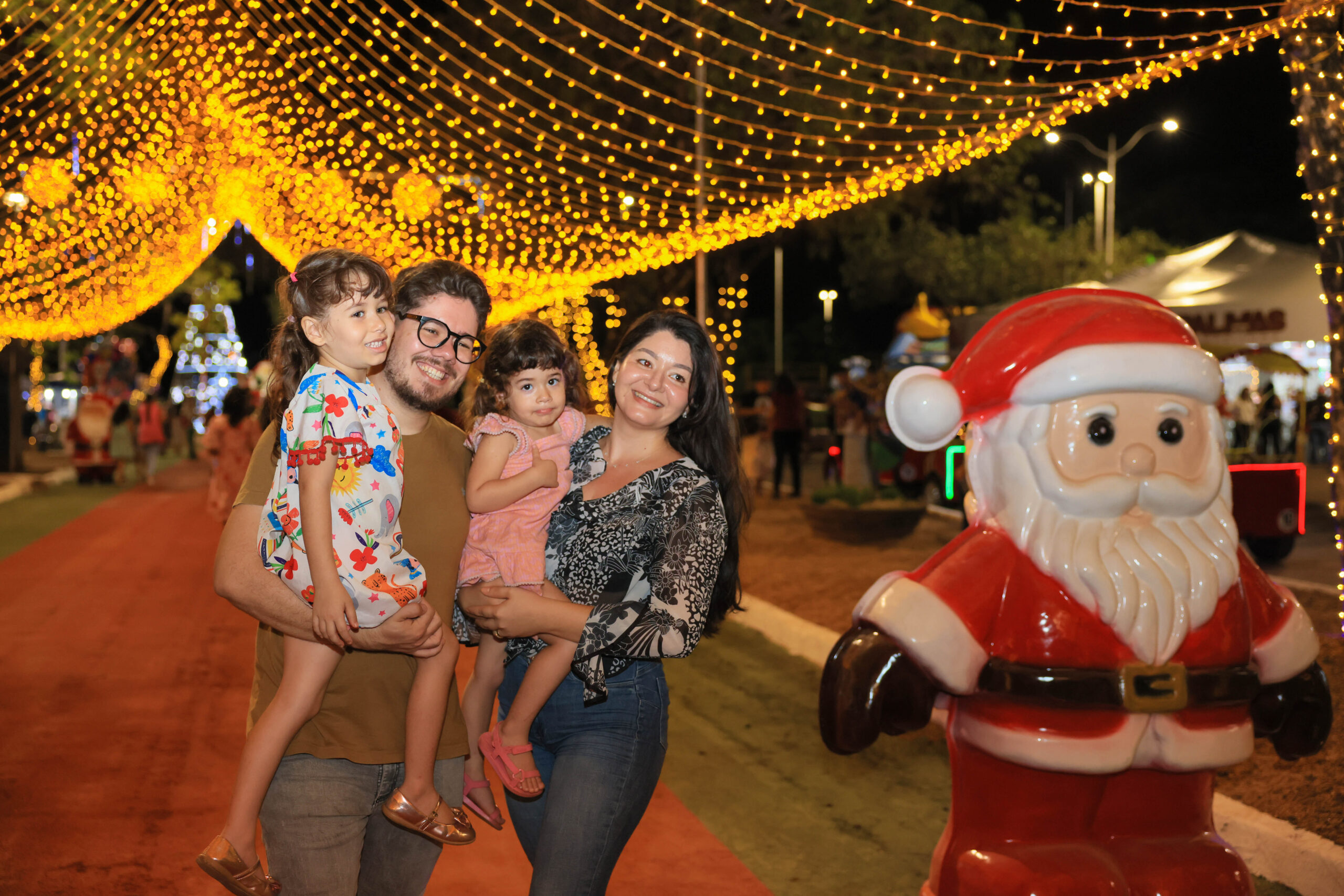 Vila Encantada emociona famílias e inaugura temporada do Natal de Luz no Parque Cesamar