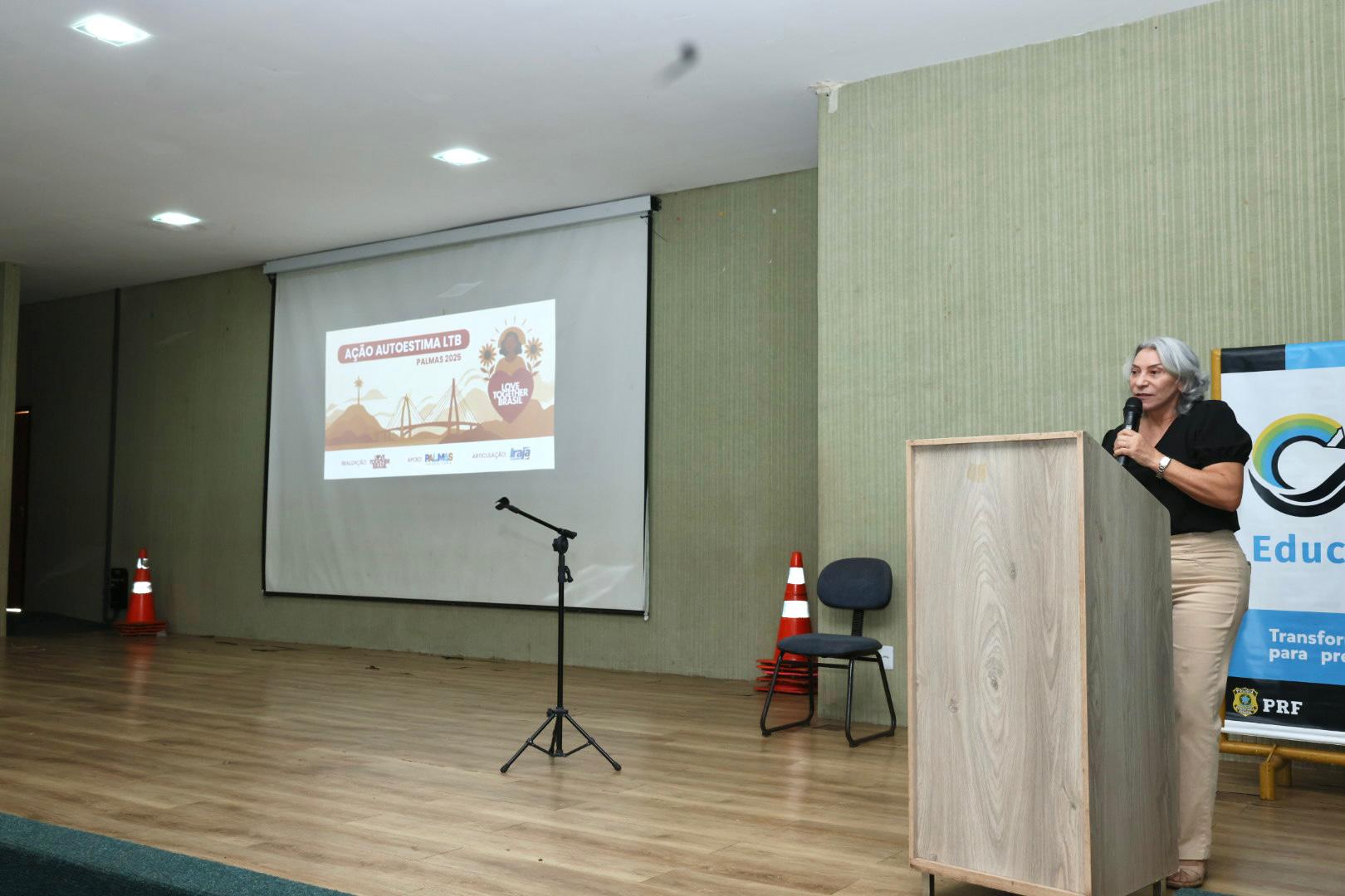 Marisa Salez durante ação com instituto Love Together Brasil – Foto: Francisco Barros