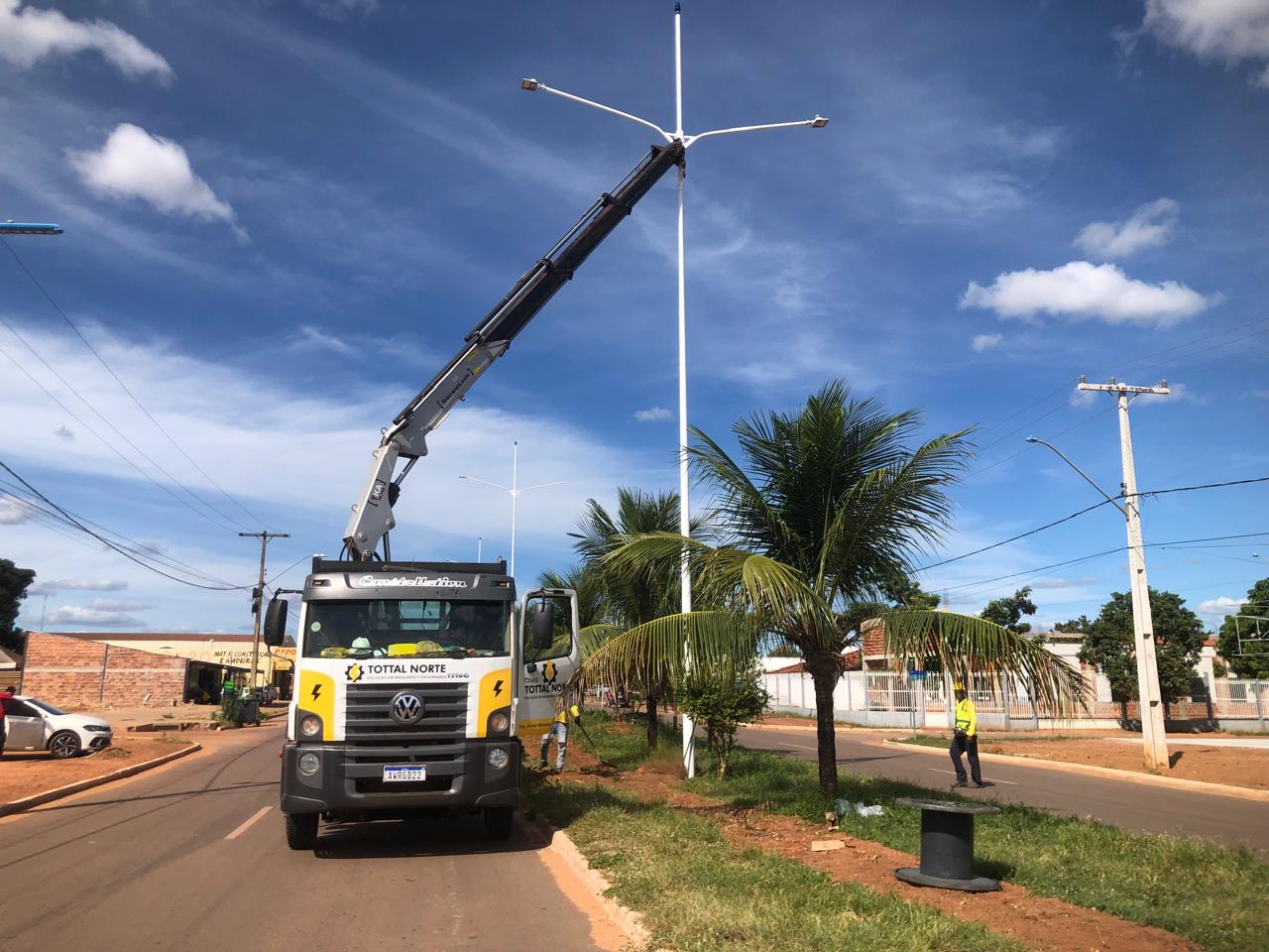 Avenida principal do Jardim Taquari recebe iluminação de LED