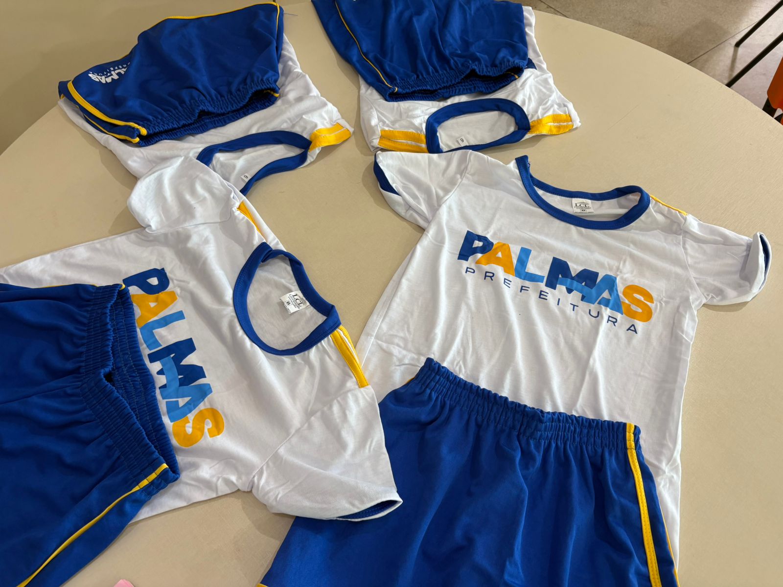 Escolas retomam entrega dos novos uniformes para alunos da rede de ensino de Palmas