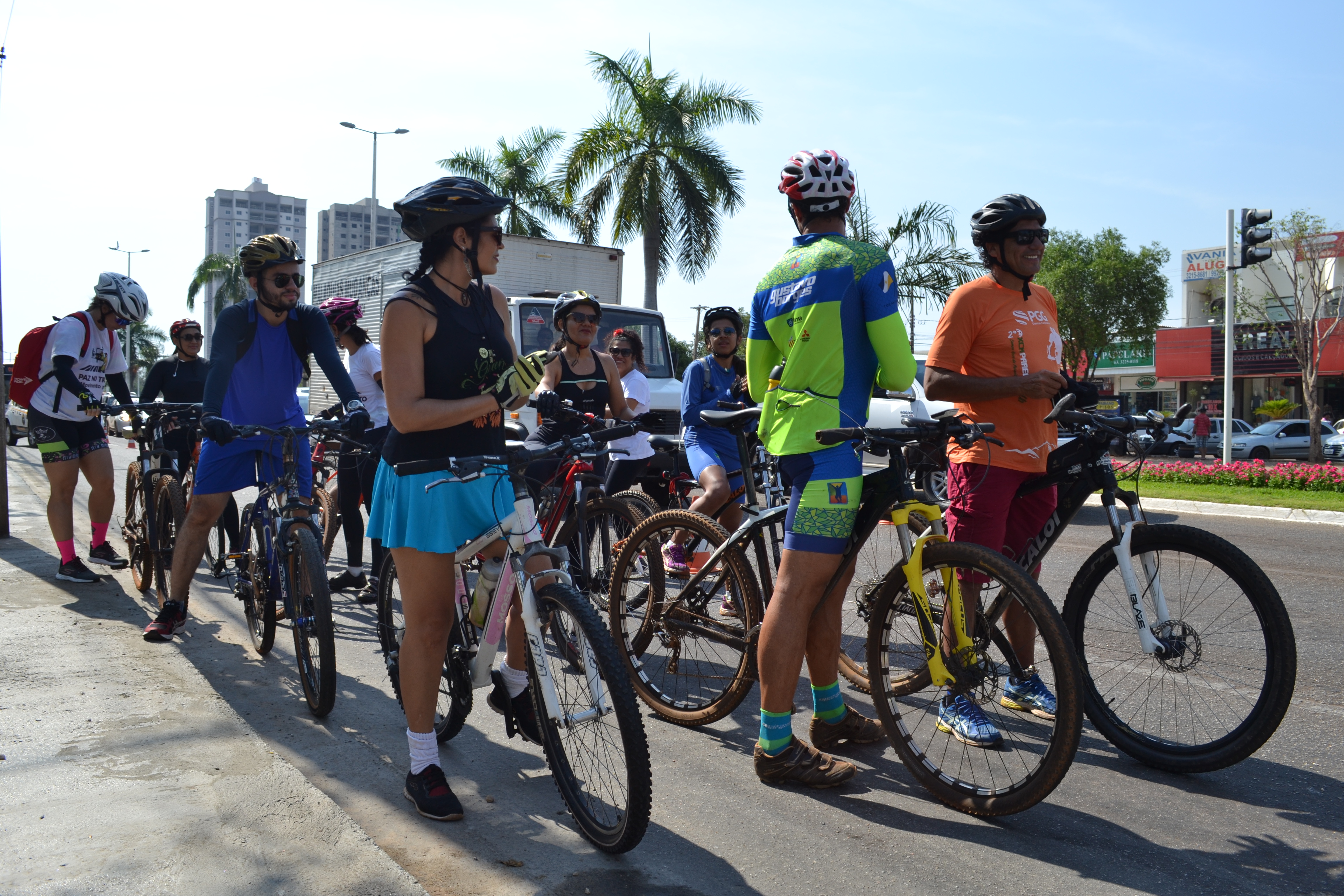 Sesmu reforça a boa convivência no trânsito entre os ciclistas, condutores e pedestres