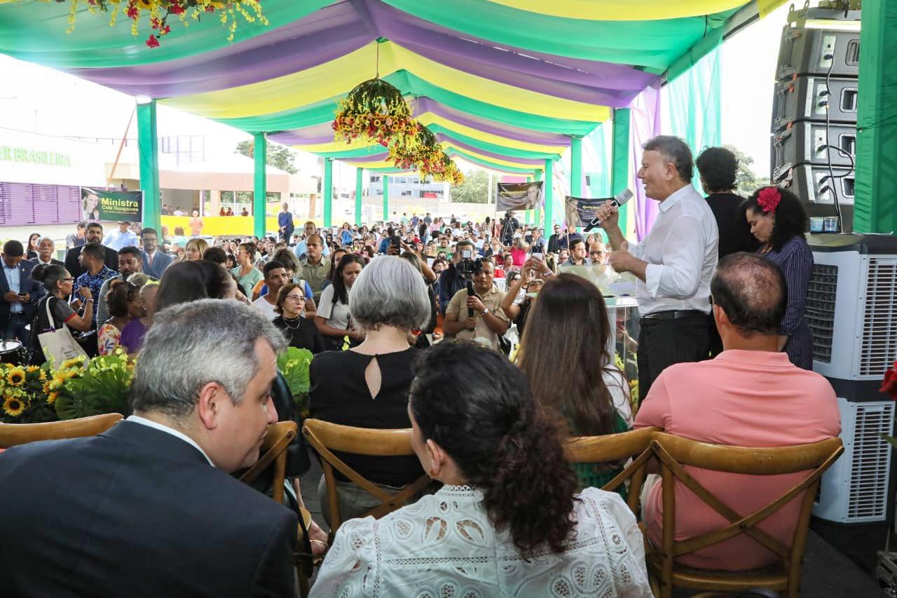 Prefeito Eduardo Siqueira Campos durante inauguraçã da Casa da Mulher Brasileira