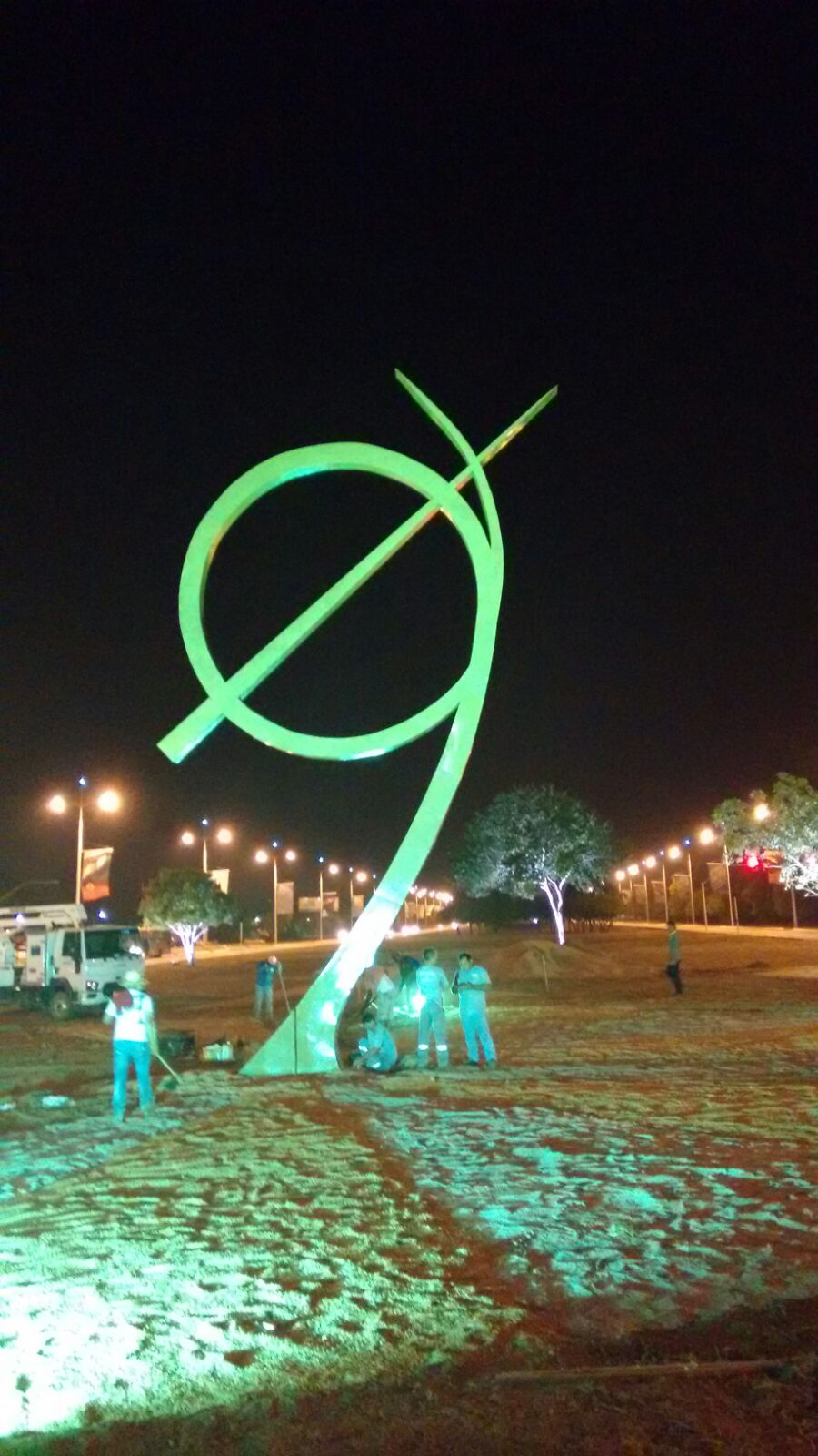 Monumento da União e Força é fixado na Avenida Teotônio Segurado