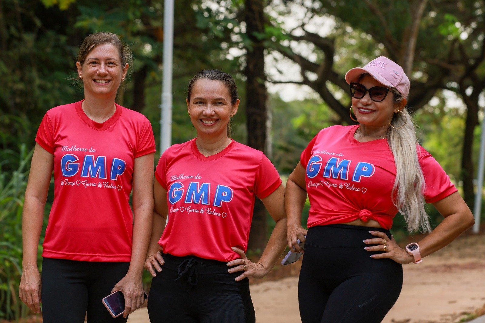 (Da esq./dir.) Fernanda Fiebig, Cleiciane Aires de Souza e Valdelice Ferreira de Oliveira comemoraram a dia com atividade física

