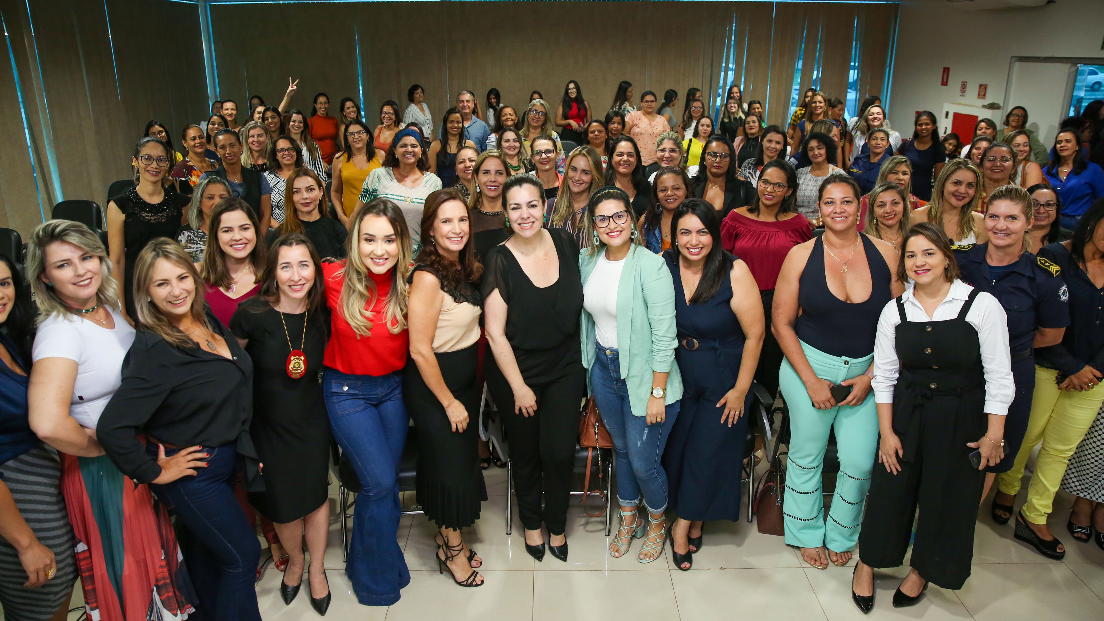 Troca de experiências marca mesa-redonda Mulher na vida real