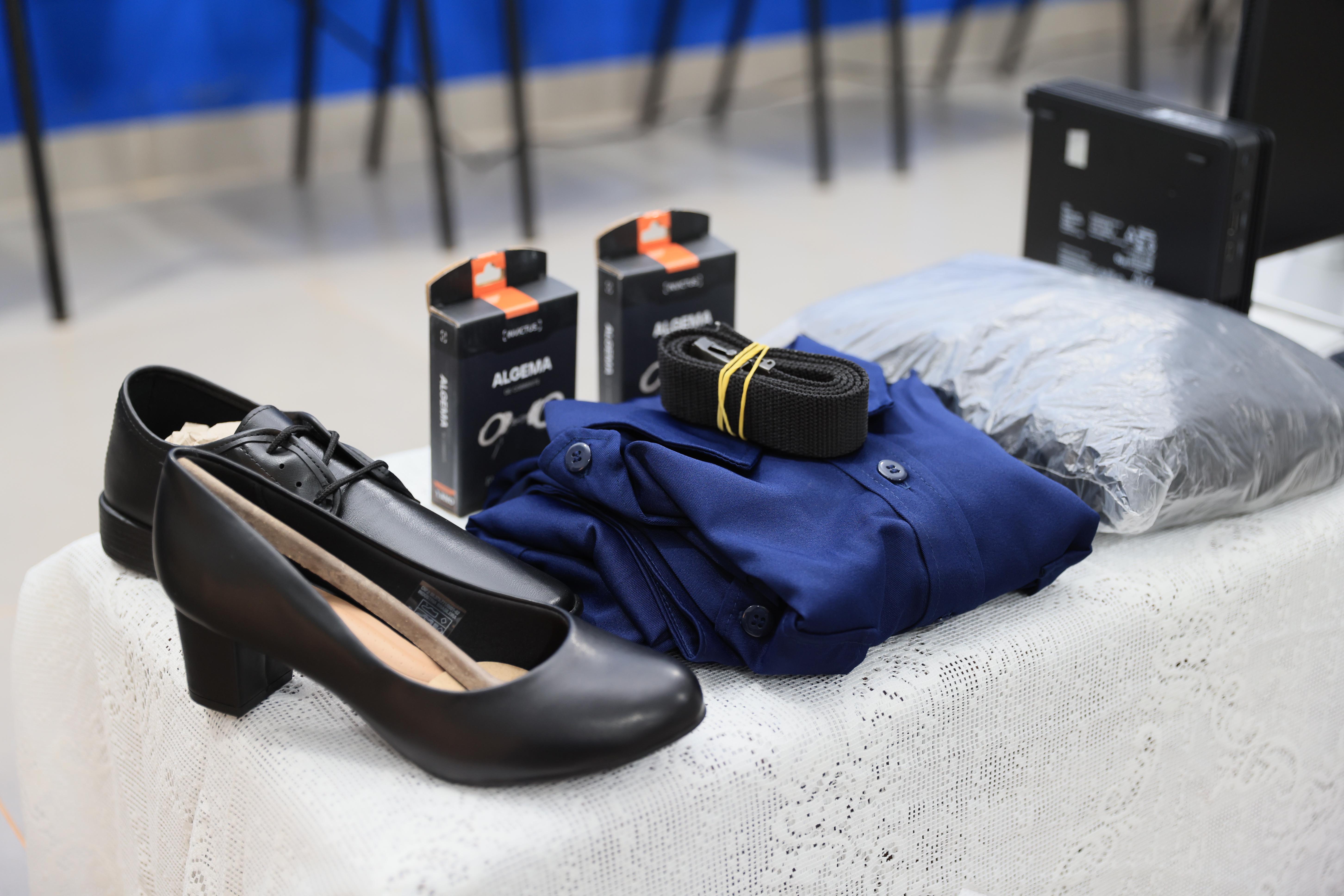 Kits com uniforme operacional e administrativo foram entregues à corporação