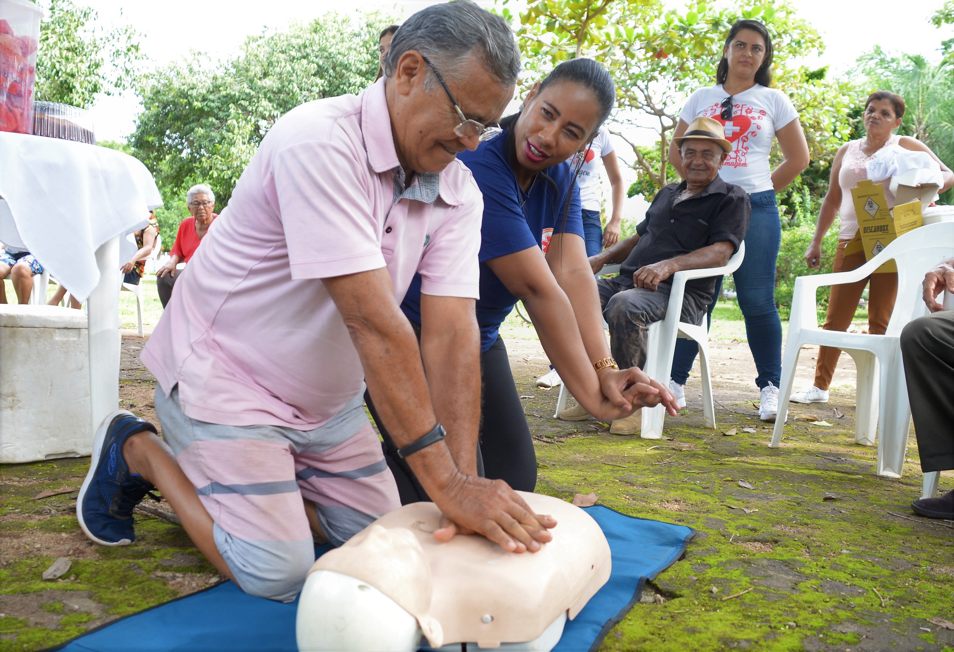 Projeto ‘Vovô e Vovó Socorrista’ orienta mais de 60 idosos atendidos pelo CSC da Arno 41