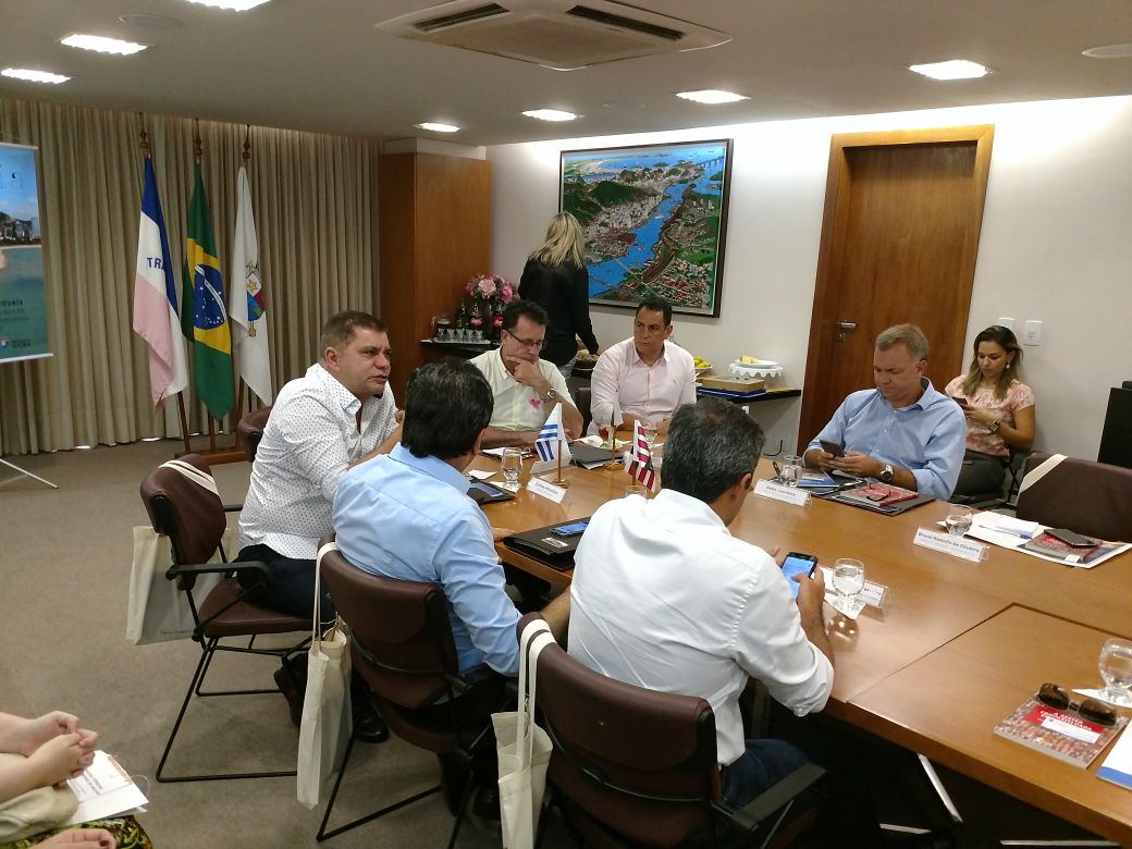 Amastha e prefeitos reforçam a necessidade da democratização da gestão dos municípios brasileiros em encontro da Ices
