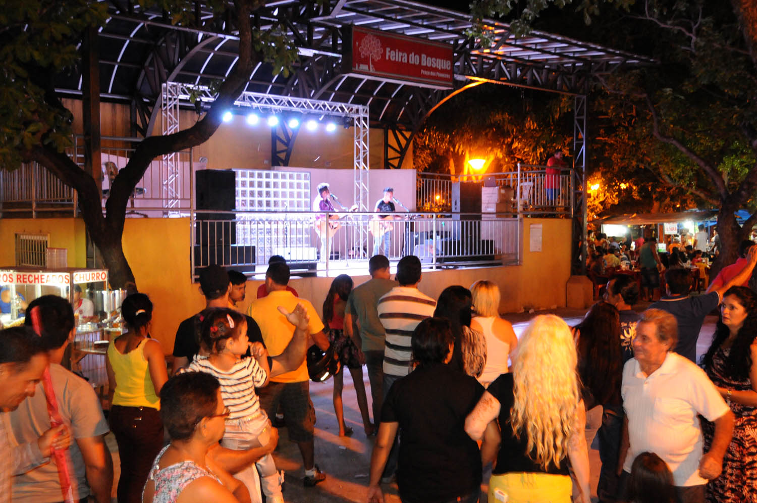 Giro Cultural agrada público da Feira do Bosque