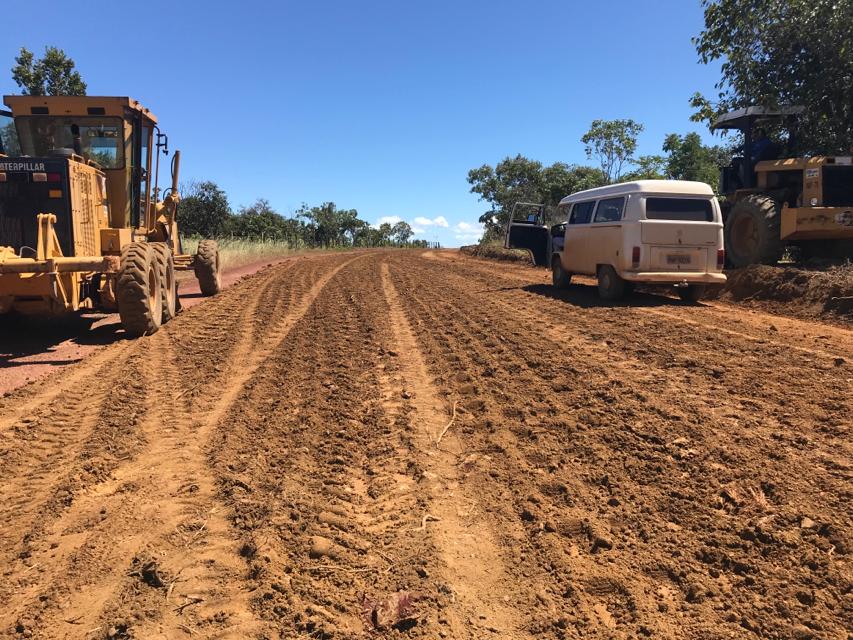 Obra de alargamento da estrada de acesso ao Vale do Vai Quem Quer segue em ritmo acelerado com a conclusão de sete quilômetros